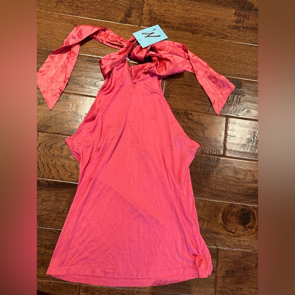 Pink Halter top - Picture 3 of 3